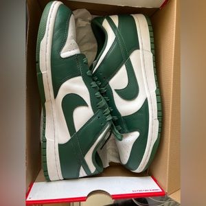 Nike retro dunk “Michigan st” sz 11.5